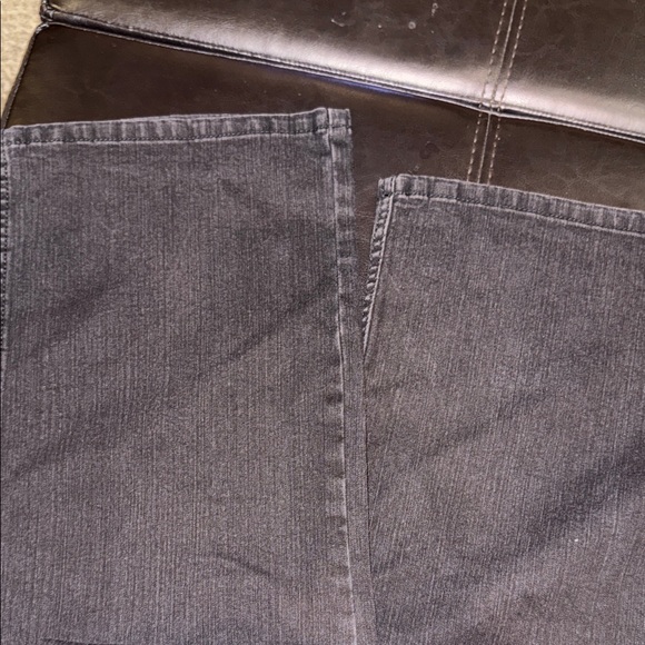 Croft & Barrow Women's Black Relaxed Jeans - Picture 2 of 4